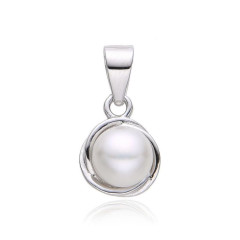 Stříbrný přívěsek s perlou